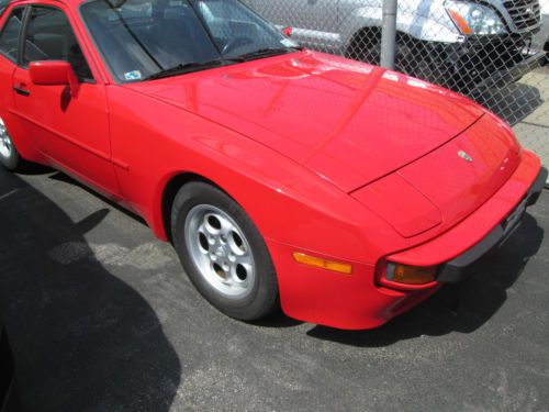 1986 porsche 944 base coupe 2-door 2.5l