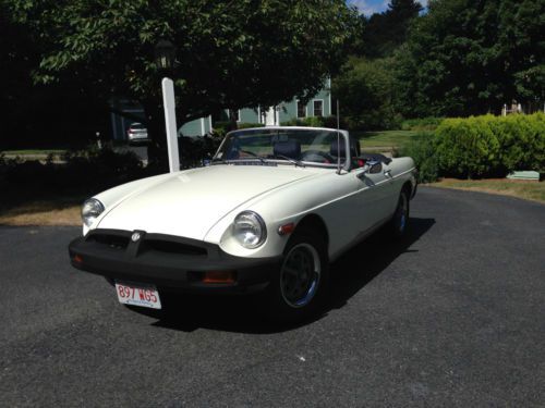 White 1975 mgb great shape