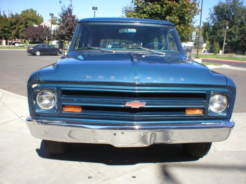 1967 chevrolet suburban 3 door rare, nice condition n/r