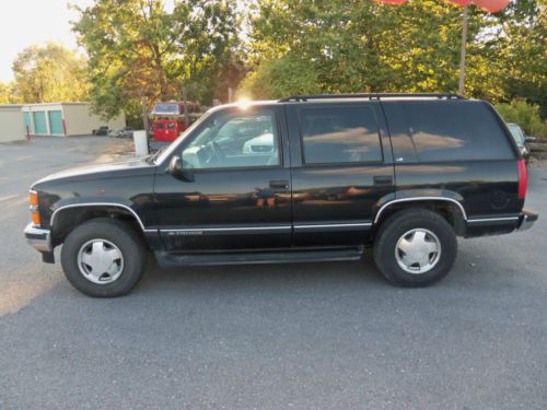 1999 Chevrolet Tahoe LS Sport Utility 4-Door 5.7L, image 2
