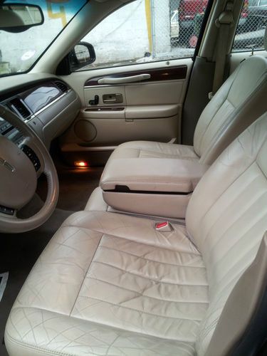 2005 lincoln town car signature sedan 4-door 4.6l