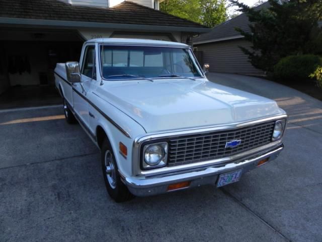 Chevrolet c-10 custom delux