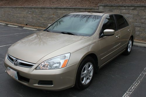 Excellent condition! don't miss out on this gold 2006 honda accord ex-l