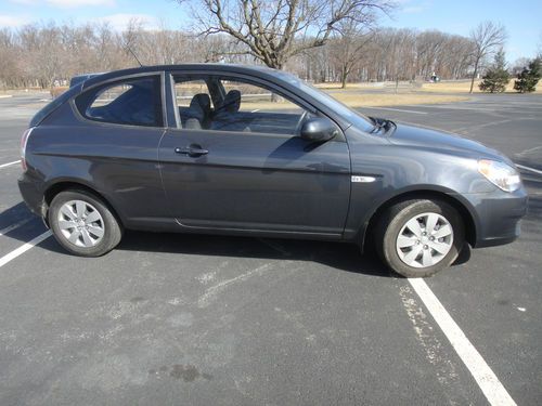 2011 hyundai accent gl hatchback 2-door 1.6l