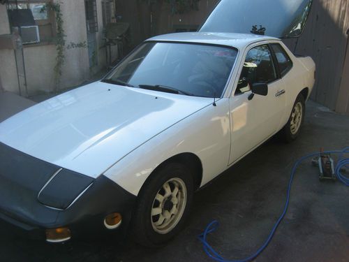 1977 porsche 924 base coupe 2-door 2.0l