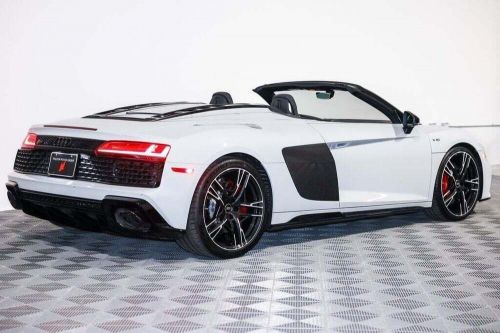 2023 audi r8 5.2 v10 performance spyder 2dr convertible