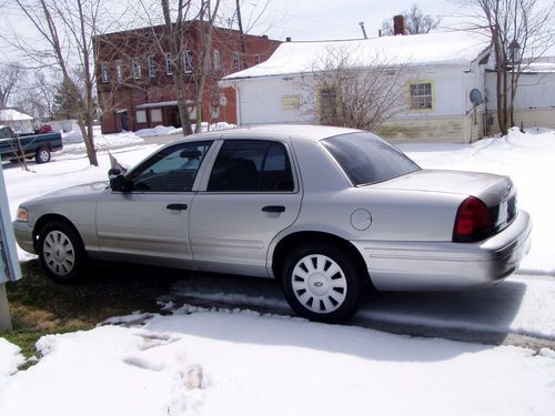 2006 ford crown victoria police interceptor sedan 4-door 4.6l  no reserve