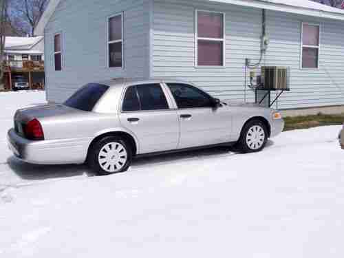 2006 Ford Crown Victoria Police Interceptor Sedan 4-Door 4.6L  NO RESERVE, image 3