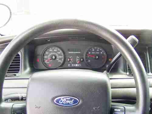2006 Ford Crown Victoria Police Interceptor Sedan 4-Door 4.6L  NO RESERVE, image 12