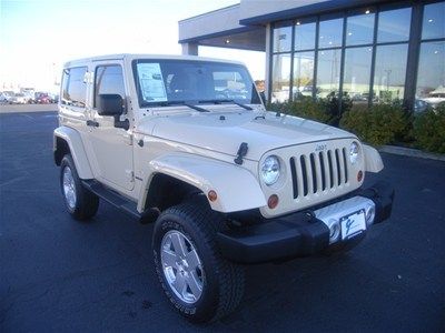 2011 sahara 3.8l hardtop low miles!!