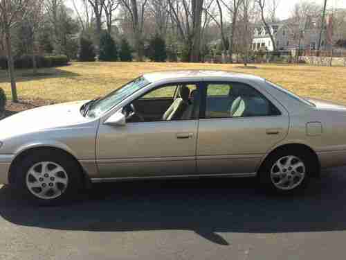 1999 Toyota Camry LE Sedan 4-Door 3.0L, image 3