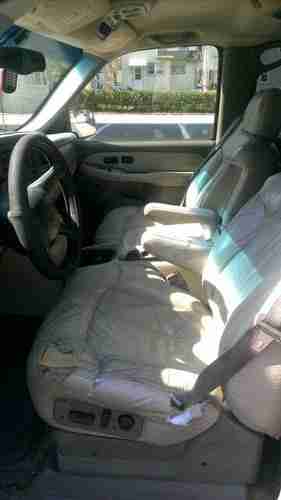 2001 Chevrolet Suburban 1500 LT Sport Utility 4-Door 5.3L  *NO RESERVE*, image 6