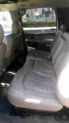 2001 Chevrolet Suburban 1500 LT Sport Utility 4-Door 5.3L  *NO RESERVE*, image 12