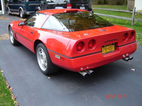 1990 chevrolet corvette base hatchback 2-door 5.7l