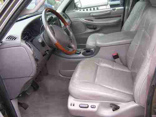 2002 Lincoln Navigator Base Sport Utility 4-Door 5.4L, image 6