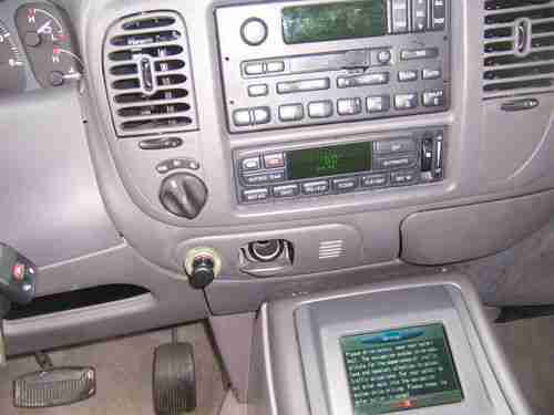 2002 Lincoln Navigator Base Sport Utility 4-Door 5.4L, image 9