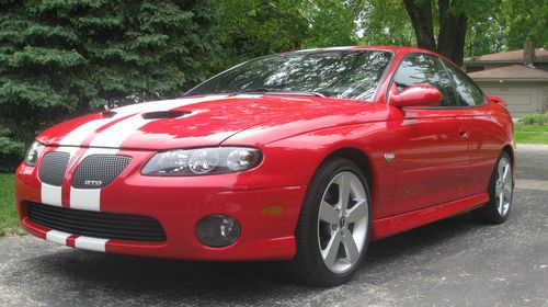 **low mileage** 2005 pontiac gto - torrid red / black - 6-speed w/ 18" wheels