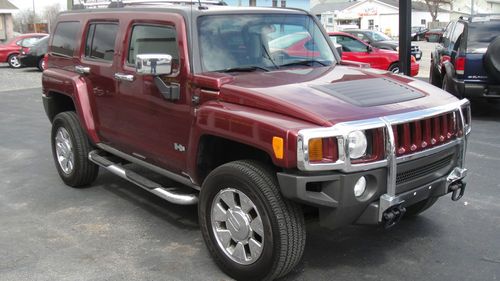 2007 hummer h3 x loaded w/ dual rear tvs, 1 owner, 71k, nav, roof, @ low reserve