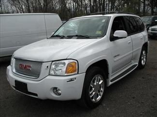 2006 gmc envoy denali 4 wheel drive leather 73 k miles sunroof heated seats nice