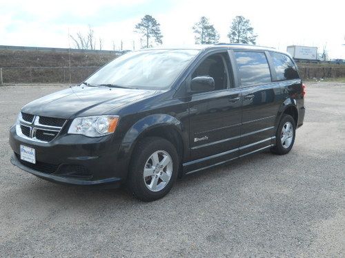 08 dodge grand caravan braun entervan handicap ramp wheel chair lift 48000 miles