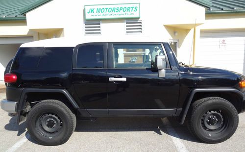 2011 toyota fj cruiser 4x4 auto  one owner low miles back up camera