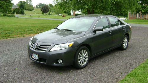 2010 toyota camry xle 4 dr v-6 at w/nav system &amp; back-up camera