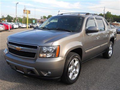 We finance! ltz 4x4 lthr nav bose 20's non smoker carfax certified unbeatable!