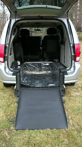 2012 dodge grand caravan handicap wheelchair mobility van with rear loading ramp