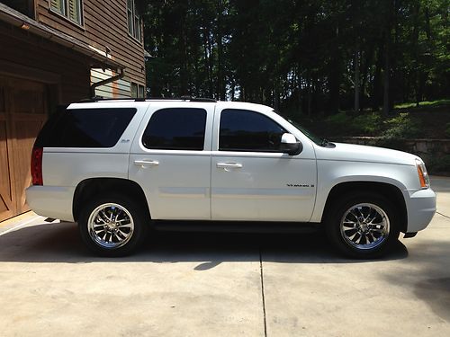 2007 gmc yukon slt white 4-door suv 5.3l v8 dvds