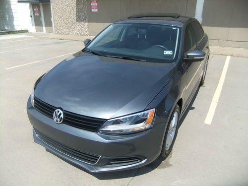 2011 volkswagen jetta tdi diesel media roof leather loaded 36k miles!