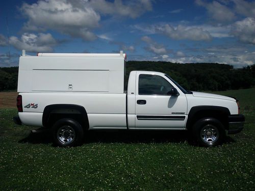 04' chevy silverado 2500hd 4x4*work body*excellent shape*runs srtong