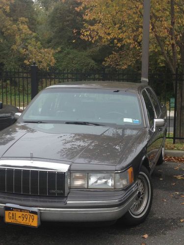 1992 lincoln town car base sedan 4-door 4.6l