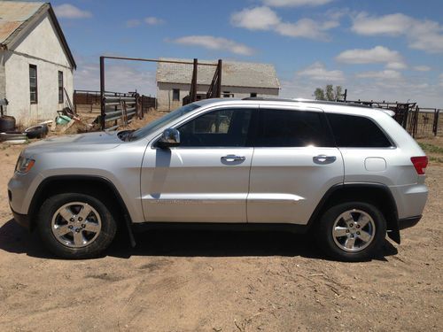 2011 jeep grand cherokee laredo sport utility 4-door 3.6l 4wd nav, remote start!