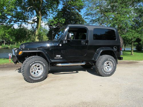2006 jeep wrangler unlimited low miles, locked and loaded!