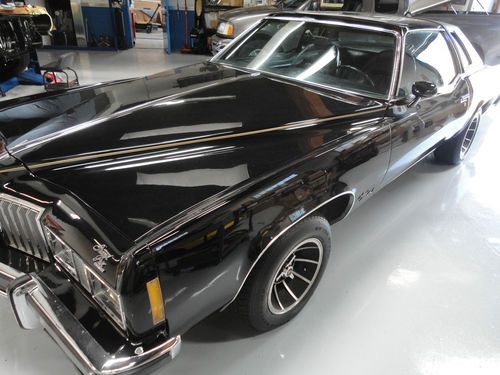 *** 1977 pontiac grand prix, sj - triple black ****