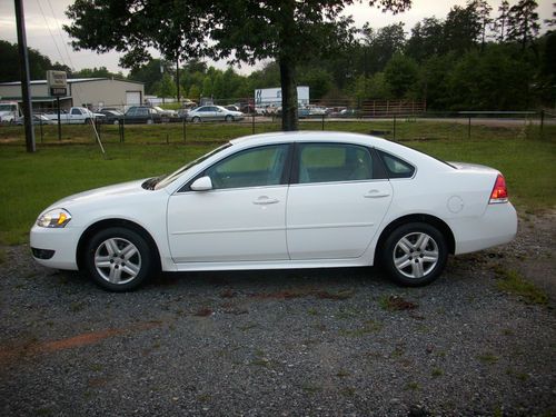 2011 chevy impala pw pdl  cruise tilt  brand new tires