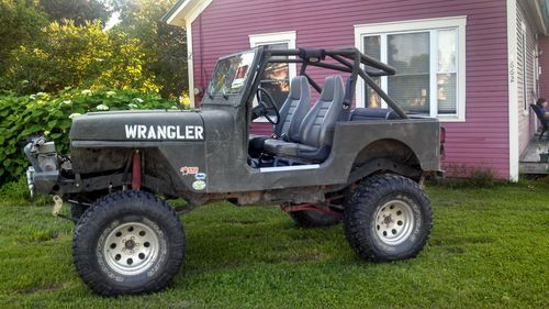 1993 jeep wrangler jacked tons of new parts proffesionally built rock crawler