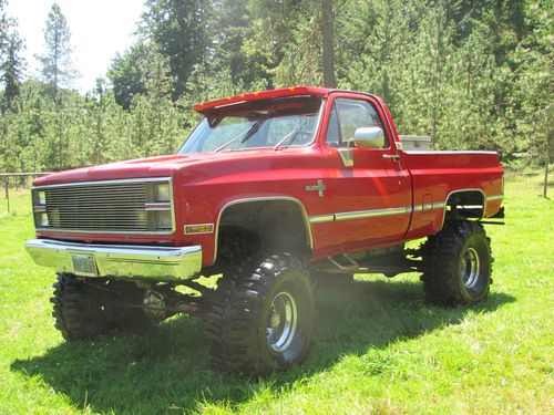 1983 chevy pickup, dana 60, corporate 14, super swamper boggers