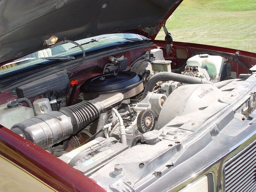 1992 GMC / CHEVY / CHEVROLET SUBURBAN 4X4 4WD - RELIABLE - NEW TIRES - 4WD WORKS, US $2,500.00, image 2