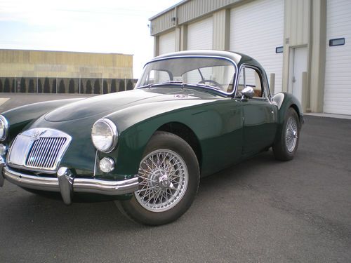 Mga fixed head coupe