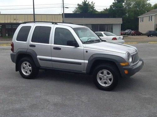 2005 JEEP LIBERTY 2.8L CRD 4X4, image 3
