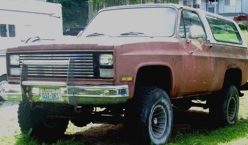 1973 chevrolet blazer  (truck) top comes off)  350 engine auto: used needs work