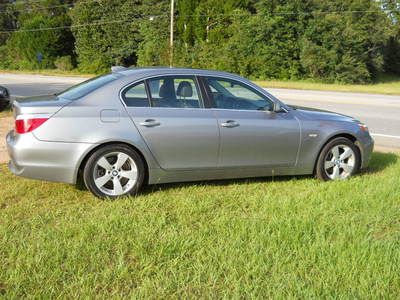 Well-maintained, luxury 5-series sedan