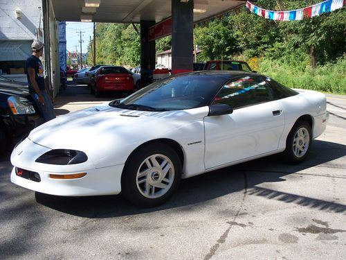 1994 chevrolet camaro base coupe 2-door 3.4l