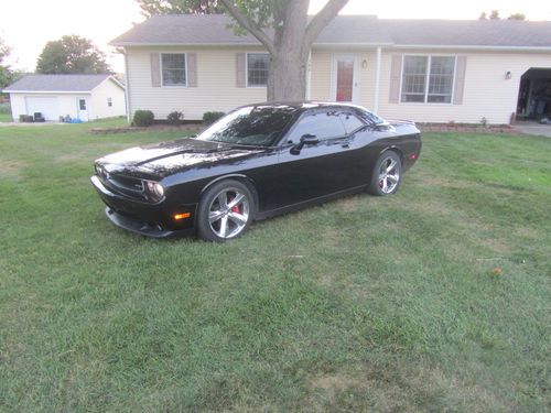 2010 dodge challenger srt8