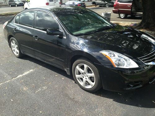 2012 nissan altima. 2.5s. only 7k miles. automatic fully loaded no reserve!