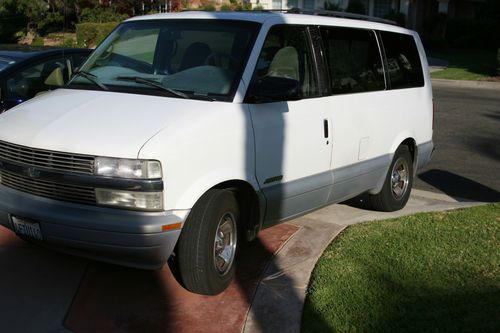 1999 chevy astro van one owner **no reserve**