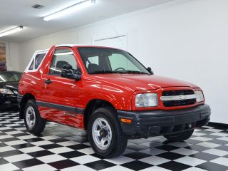 2001 chevrolet tracker 2dr convt 4wd low miles tow and camper pkg