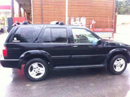 2002 black infiniti qx4 4wd - mileage = 114,918