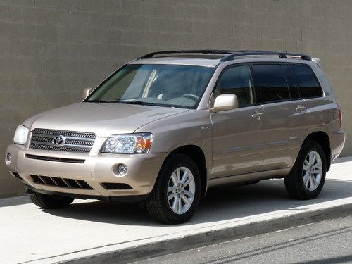 Beautiful 2007 toyota highlander hybrid. 4wd. limited. navigation. sunroof. 104k